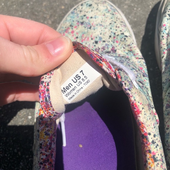 Vans - Picture 3 of 3